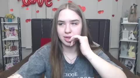 LauraHlot online show from 12, 5, 2026