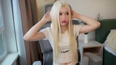 Laura online show from 1, 11, 2025