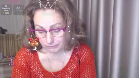 Snapshot of lauraoven1 chatting on 4, 12, 2024 Lauraoven1 online show from 4, 12, 2024