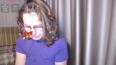Snapshot of lauraoven1 chatting on 10, 12, 2024 Lauraoven1 online show from 10, 12, 2024