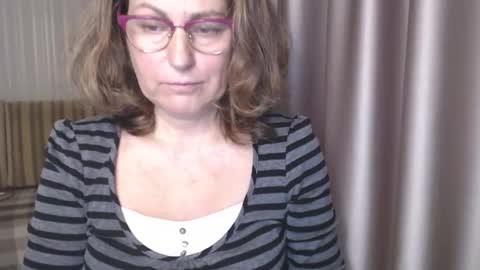 Snapshot of lauraoven1 chatting on 12, 12, 2024 Lauraoven1 online show from 12, 12, 2024