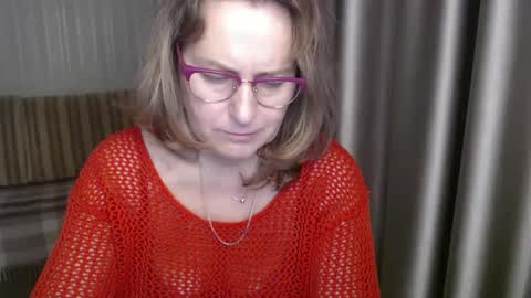 Snapshot of lauraoven1 chatting on 25, 12, 2024 Lauraoven1 online show from 25, 12, 2024