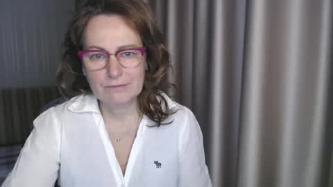 Snapshot of lauraoven1 chatting on 6, 1, 2025 Lauraoven1 online show from 6, 1, 2025