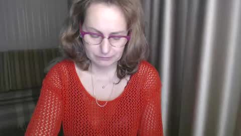Snapshot of lauraoven1 chatting on 8, 1, 2025 Lauraoven1 online show from 8, 1, 2025