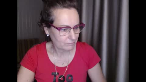 Snapshot of lauraoven1 chatting on 11, 1, 2025 Lauraoven1 online show from 11, 1, 2025