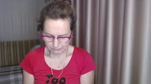 Snapshot of lauraoven1 chatting on 12, 1, 2025 Lauraoven1 online show from 12, 1, 2025