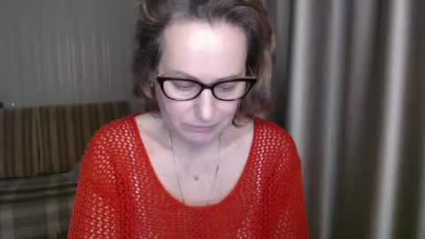 Snapshot of lauraoven1 chatting on 1, 2, 2025 Lauraoven1 online show from 1, 2, 2025