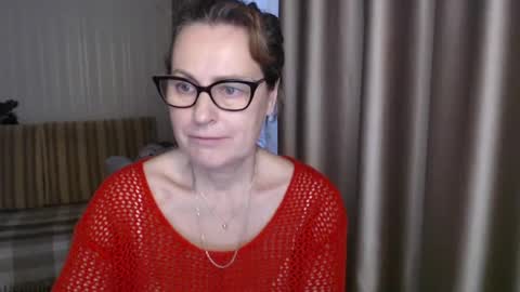 Snapshot of lauraoven1 chatting on 2, 2, 2025 Lauraoven1 online show from 2, 2, 2025
