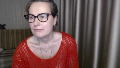 Snapshot of lauraoven1 chatting on 9, 2, 2025 Lauraoven1 online show from 9, 2, 2025