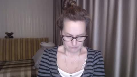 Snapshot of lauraoven1 chatting on 17, 2, 2025 Lauraoven1 online show from 17, 2, 2025