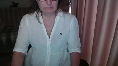Snapshot of lauraoven1 chatting on 4, 3, 2025 Lauraoven1 online show from 4, 3, 2025