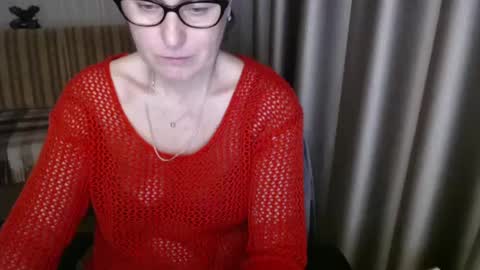 Snapshot of lauraoven1 chatting on 5, 3, 2025 Lauraoven1 online show from 5, 3, 2025