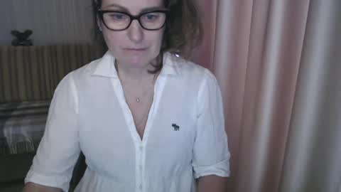 Snapshot of lauraoven1 chatting on 7, 3, 2025 Lauraoven1 online show from 7, 3, 2025