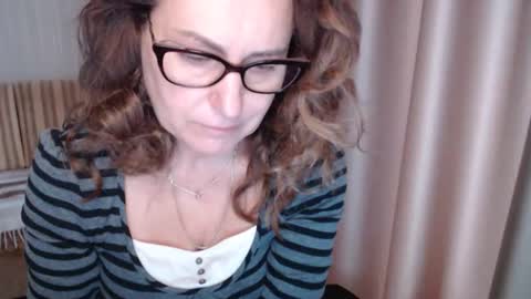 Snapshot of lauraoven1 chatting on 22, 11, 2025 Lauraoven1 online show from 22, 11, 2025