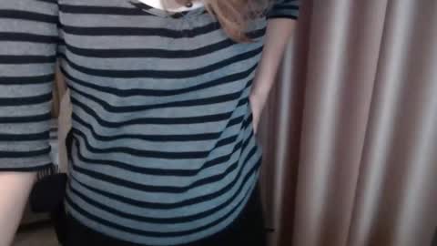 Snapshot of lauraoven1 chatting on 26, 11, 2025 Lauraoven1 online show from 26, 11, 2025