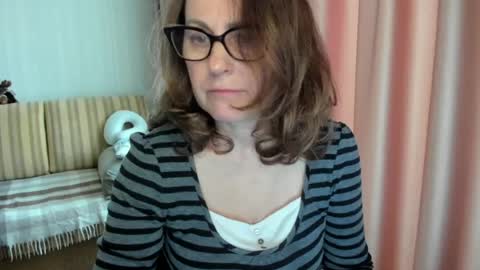 Snapshot of lauraoven1 chatting on 6, 5, 2026 Lauraoven1 online show from 6, 5, 2026