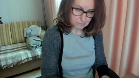 Snapshot of lauraoven1 chatting on 8, 5, 2026 Lauraoven1 online show from 8, 5, 2026