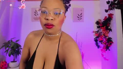 Snapshot of lauraricci_ chatting on 21, 10, 2025 Laurita Aries online show from 21, 10, 2025