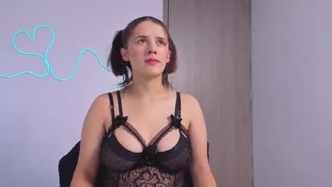 Laura online show from 9, 6, 2026