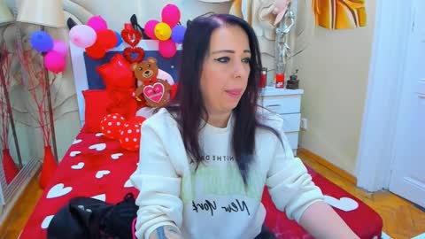 Laura online show from 15, 2, 2025