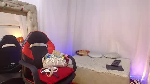Laura Sofia online show from 30, 4, 2026