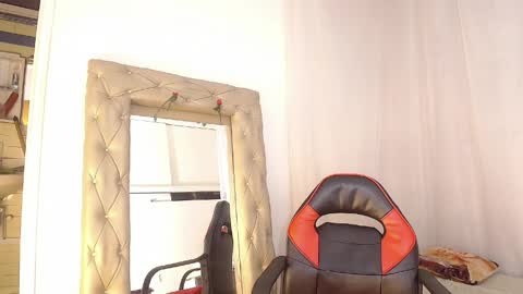 Laura Sofia online show from 9, 5, 2026