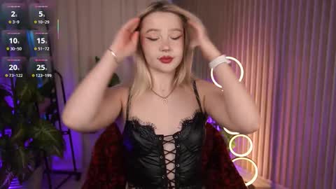 Snapshot of laurawifeness chatting on 14, 10, 2025 Laura online show from 14, 10, 2025