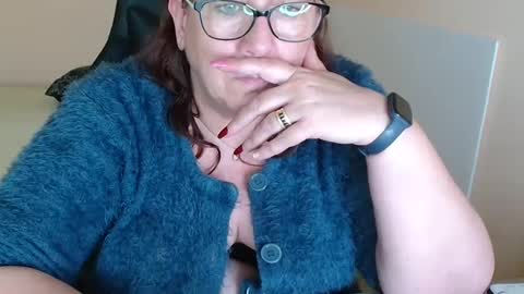 Snapshot of laureanne50 chatting on 11, 3, 2025 laureanne online show from 11, 3, 2025