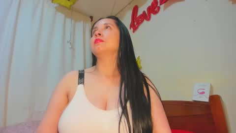 Snapshot of laureen777 chatting on 3, 2, 2025 laureen777 online show from 3, 2, 2025