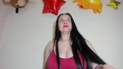 Snapshot of laureen777 chatting on 2, 3, 2025 laureen777 online show from 2, 3, 2025