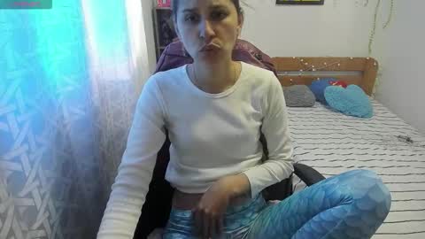 Lauren Independent model online show from 10, 11, 2025