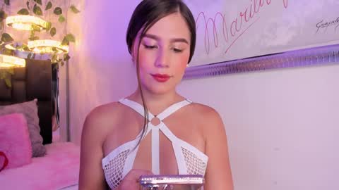 Lauren Blonde online show from 27, 1, 2025