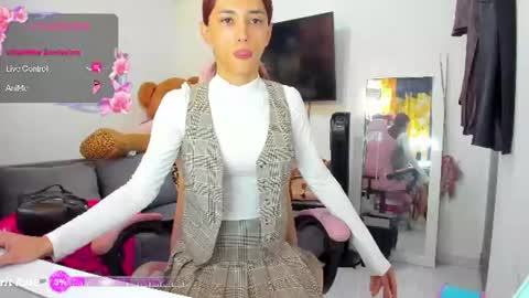 Snapshot of laurencesophiets chatting on 25, 6, 2026 SF online show from 25, 6, 2026