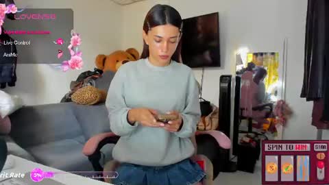 Snapshot of laurencesophiets chatting on 27, 7, 2026 SF online show from 27, 7, 2026