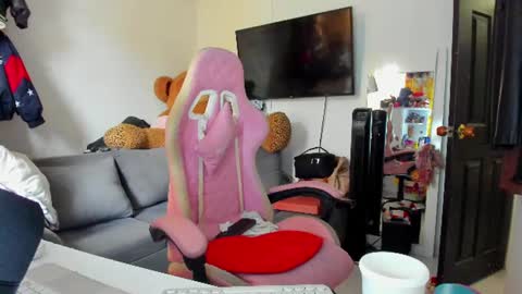 Snapshot of laurencesophiets chatting on 30, 7, 2026 SF online show from 30, 7, 2026