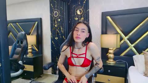 Snapshot of laurenhazeel chatting on 11, 4, 2026 Lauren online show from 11, 4, 2026