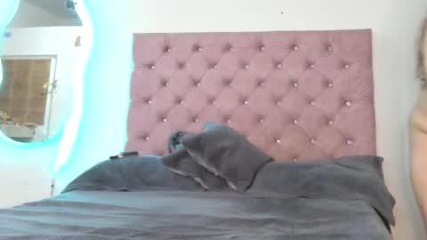 laurenlaine online show from 27, 9, 2025