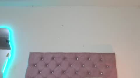 laurenlaine online show from 5, 4, 2026