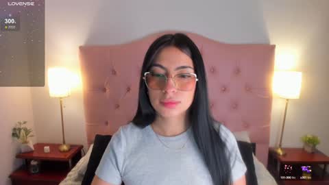 Snapshot of laurenn_smitth chatting on 2, 12, 2024 laurenn_smitth online show from 2, 12, 2024
