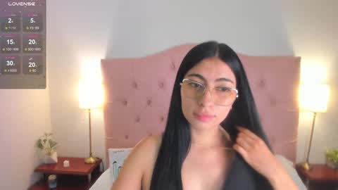 Snapshot of laurenn_smitth chatting on 15, 2, 2025 laurenn_smitth online show from 15, 2, 2025
