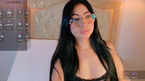 Snapshot of laurenn_smitth chatting on 18, 10, 2025 laurenn_smitth online show from 18, 10, 2025