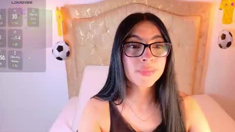 laurenn_smitth online show from 13, 6, 2026