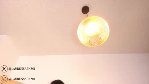 Lauren Saenz online show from 26, 11, 2025