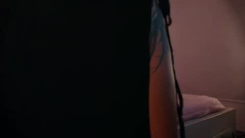 Snapshot of laurensaenz chatting on 3, 3, 2026 Lauren Saenz online show from 3, 3, 2026