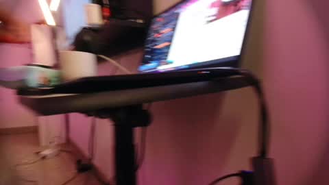 Lauren Saenz online show from 19, 5, 2026