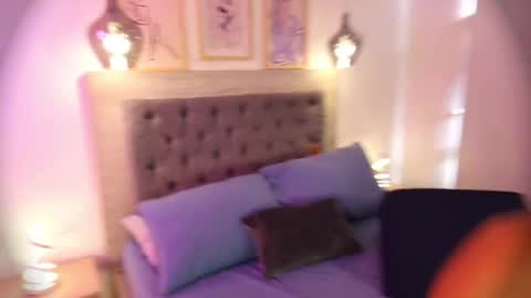 Lauren Saenz online show from 22, 5, 2026