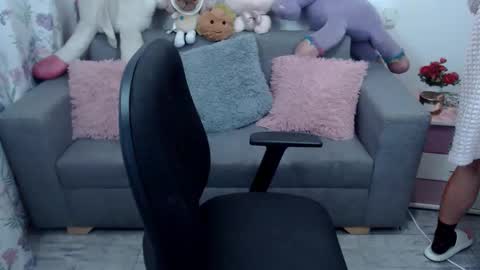 Laura online show from 11, 2, 2025