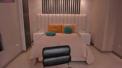 Lau  online show from 4, 10, 2025