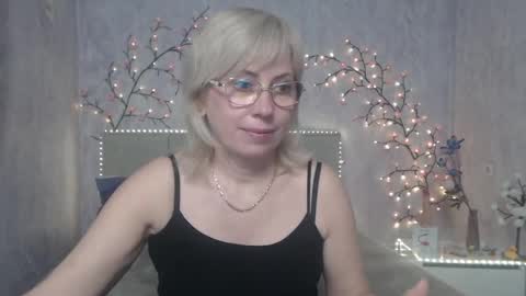 Snapshot of laurenwishy chatting on 23, 4, 2026 Lauren online show from 23, 4, 2026