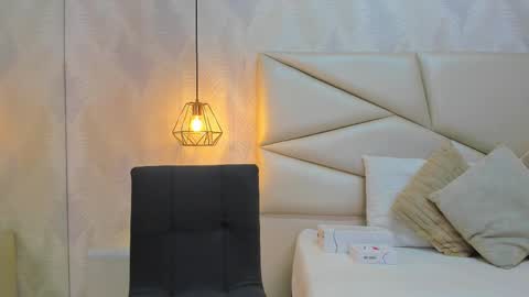 Laurent online show from 10, 11, 2025